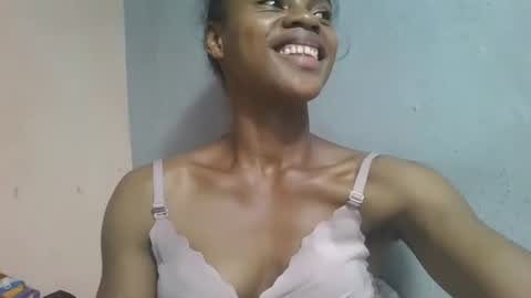 Snapshot of elodie228680 chatting on 05.02.26 elodie228680 online show from 05.02.26