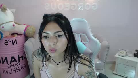 Elody  online show from 02.08.25