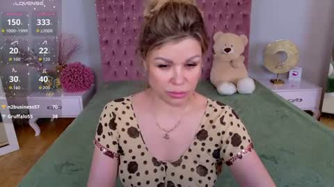 Snapshot of eloise_by chatting on 07.14.26 eloise_by online show from 07.14.26