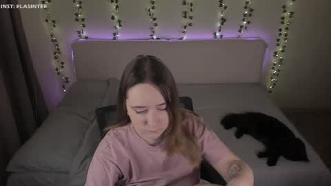 Snapshot of elovinora chatting on 03.05.26 Ela give me a thumbs up if you like it and this is important for the development of the account online show from 03.05.26