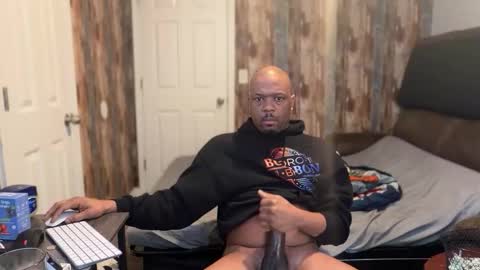 Snapshot of els911 chatting on 11.10.25 Els9 online show from 11.10.25