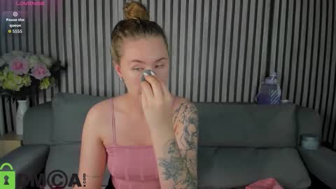 Snapshot of elsie_cutties chatting on 10.13.25 Elsie online show from 10.13.25