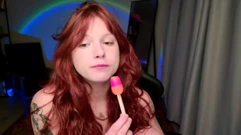 Snapshot of elsie_ginger chatting on 05.14.26 Elsie online show from 05.14.26