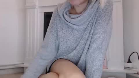 Snapshot of elssa_rush chatting on 10.25.25 elssa_rush online show from 10.25.25