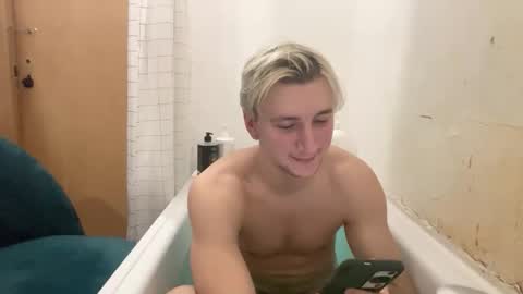 Snapshot of elvin_vaenight chatting on 11.03.25 Elvin Vaenight online show from 11.03.25