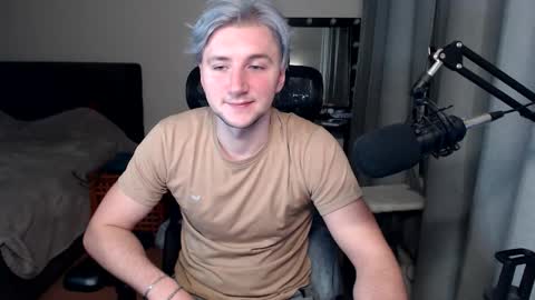 Snapshot of elvin_vaenight chatting on 11.07.25 Elvin Vaenight online show from 11.07.25