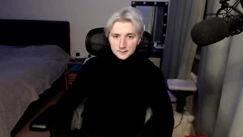 Snapshot of elvin_vaenight chatting on 11.16.25 Elvin Vaenight online show from 11.16.25