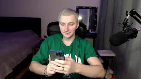 Snapshot of elvin_vaenight chatting on 11.16.25 Elvin Vaenight online show from 11.16.25