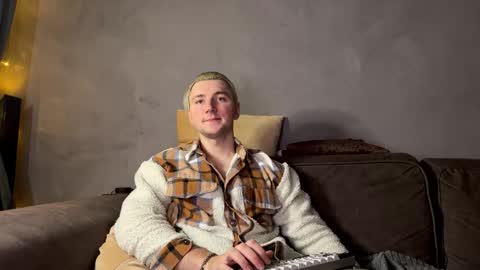 Snapshot of elvin_vaenight chatting on 11.20.25 Elvin Vaenight online show from 11.20.25