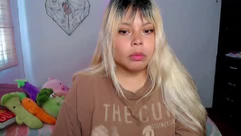 Snapshot of elymoon chatting on 09.09.25 Ely online show from 09.09.25