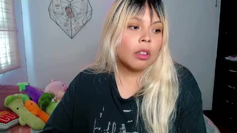 Snapshot of elymoon chatting on 09.16.25 Ely online show from 09.16.25