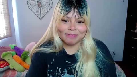 Snapshot of elymoon chatting on 09.22.25 Ely online show from 09.22.25