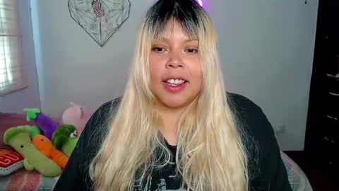 Snapshot of elymoon chatting on 09.24.25 Ely online show from 09.24.25