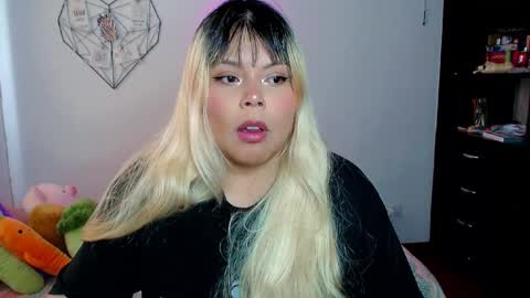 Snapshot of elymoon chatting on 10.20.25 Ely online show from 10.20.25