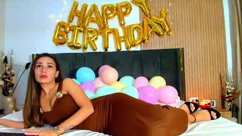 Snapshot of elys_dream chatting on 11.17.25 elys_dream online show from 11.17.25