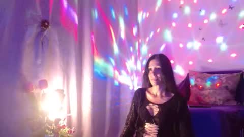 Elisa online show from 10.01.25