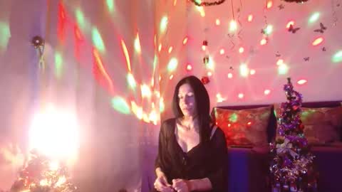 Elisa online show from 12.22.25