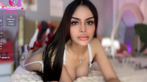 Snapshot of elyshunter chatting on 12.20.25 ElysHunter the girl will hunt you online show from 12.20.25