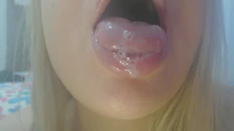 E L Z A  online show from 02.24.25