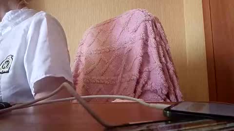 Snapshot of elza_com chatting on 10.02.25 Elza Kom online show from 10.02.25