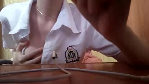 Snapshot of elza_com chatting on 10.29.25 Elza Kom online show from 10.29.25