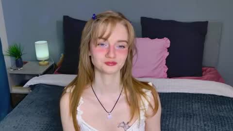 Snapshot of elza_hofffman chatting on 04.30.26 Chloyka online show from 04.30.26