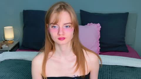 Snapshot of elza_hofffman chatting on 05.04.26 Chloyka online show from 05.04.26