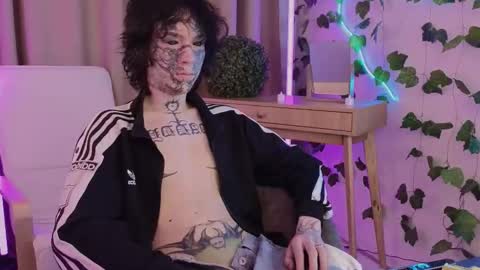 Snapshot of em0_b0y chatting on 02.13.26 em0_b0y online show from 02.13.26