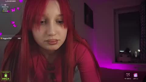 Snapshot of em1l1a chatting on 10.23.25 Em1l1a online show from 10.23.25