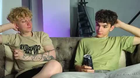 Snapshot of em_chipsi chatting on 07.17.26 em_chipsi online show from 07.17.26