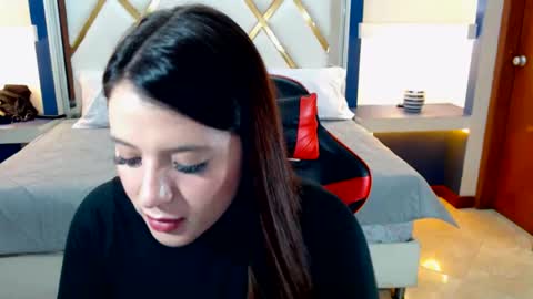 Snapshot of ema_04 chatting on 10.25.25 Estefany Martinez Acua INSTAGRAM ema 04oficial online show from 10.25.25