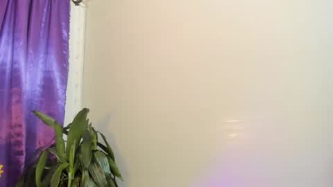 Ema Lambert  online show from 12.17.24