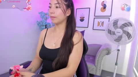 Ema louisx  online show from 02.08.25