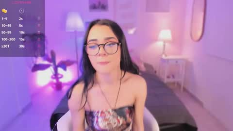 Snapshot of ema_soul chatting on 10.06.25 emma soul online show from 10.06.25