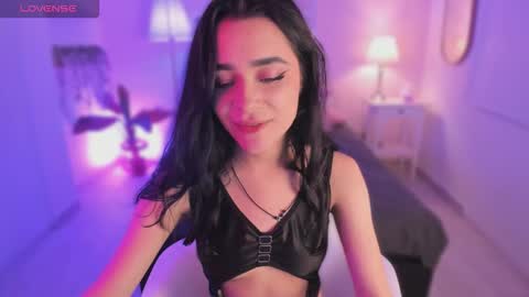 Snapshot of ema_soul chatting on 10.11.25 emma soul online show from 10.11.25