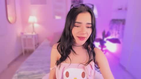 Snapshot of ema_soul chatting on 10.15.25 emma soul online show from 10.15.25