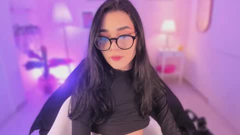 Snapshot of ema_soul chatting on 10.22.25 emma soul online show from 10.22.25