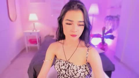 Snapshot of ema_soul chatting on 10.24.25 emma soul online show from 10.24.25