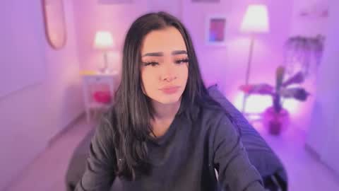 Snapshot of ema_soul chatting on 11.01.25 emma soul online show from 11.01.25