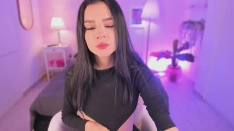 Snapshot of ema_soul chatting on 11.06.25 emma soul online show from 11.06.25