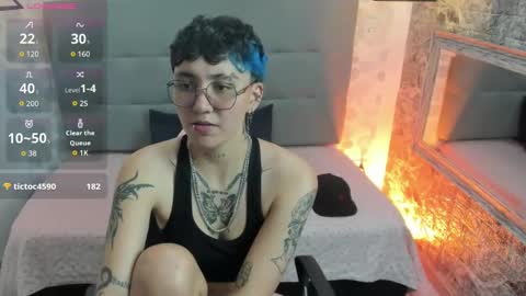 emahills__axelrose online show from 10.13.25