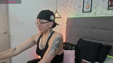 emahills__axelrose online show from 11.09.25
