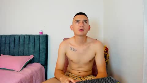 Snapshot of emandsam chatting on 01.17.26 EmyandSam online show from 01.17.26