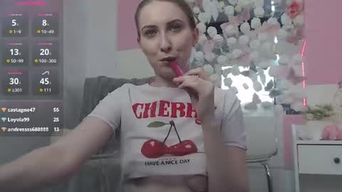 Snapshot of emberluna_ chatting on 06.14.26 Ember online show from 06.14.26