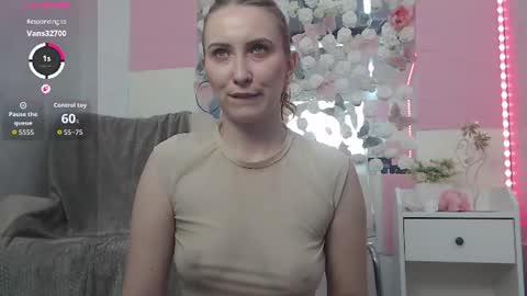 Snapshot of emberluna_ chatting on 06.18.26 Ember online show from 06.18.26