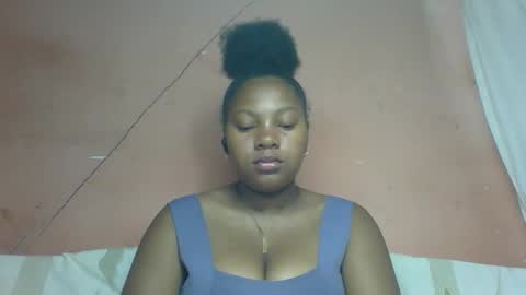 Snapshot of emeldah chatting on 01.06.26 emelda online show from 01.06.26