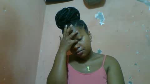 Snapshot of emeldah chatting on 01.19.26 emelda online show from 01.19.26