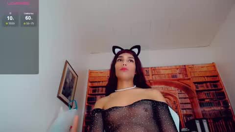 Snapshot of emeli_roushot chatting on 12.17.24 Emeli online show from 12.17.24