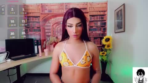 Snapshot of emeli_roushot chatting on 09.11.25 Emeli online show from 09.11.25