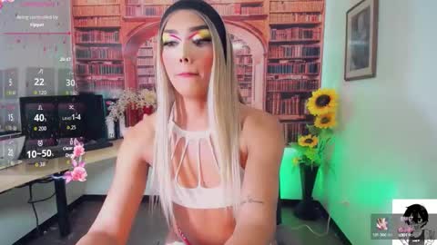 Snapshot of emeli_roushot chatting on 09.13.25 Emeli online show from 09.13.25